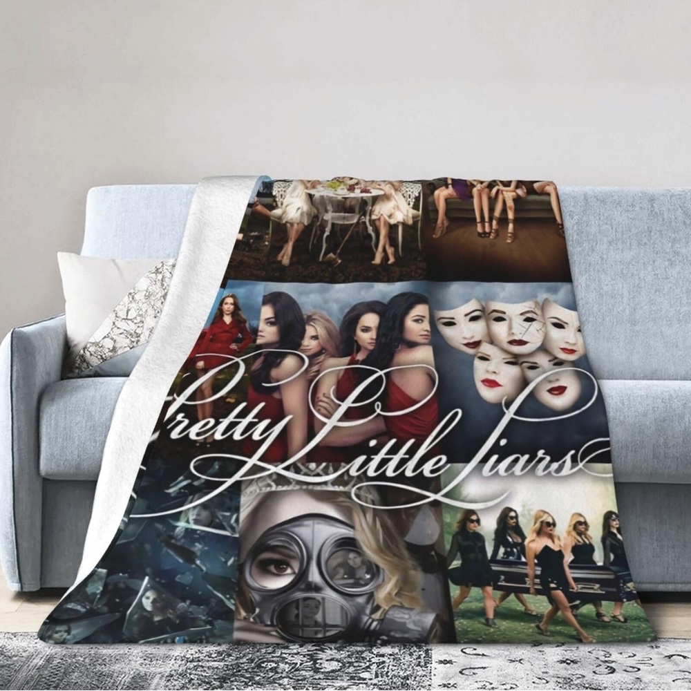 New in Package Pretty Little Liars Themed Fleece Throw Blanket - 60”x50”